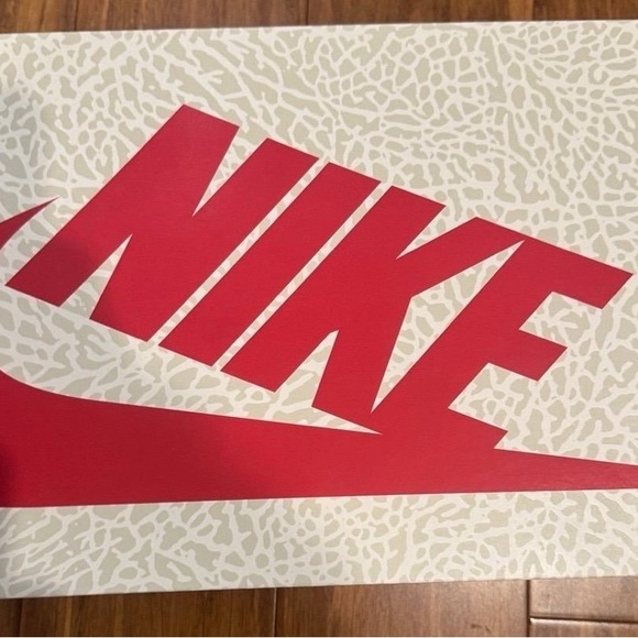 Air Jordan 1 Retro High OG - Picture 6 of 7